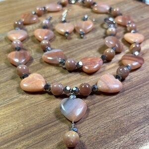 Necklace, bracelet & earrings with heart shaped agate stone